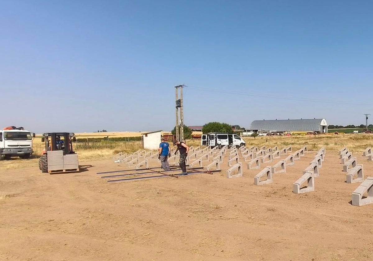Instalación de placas solares en Villoria.