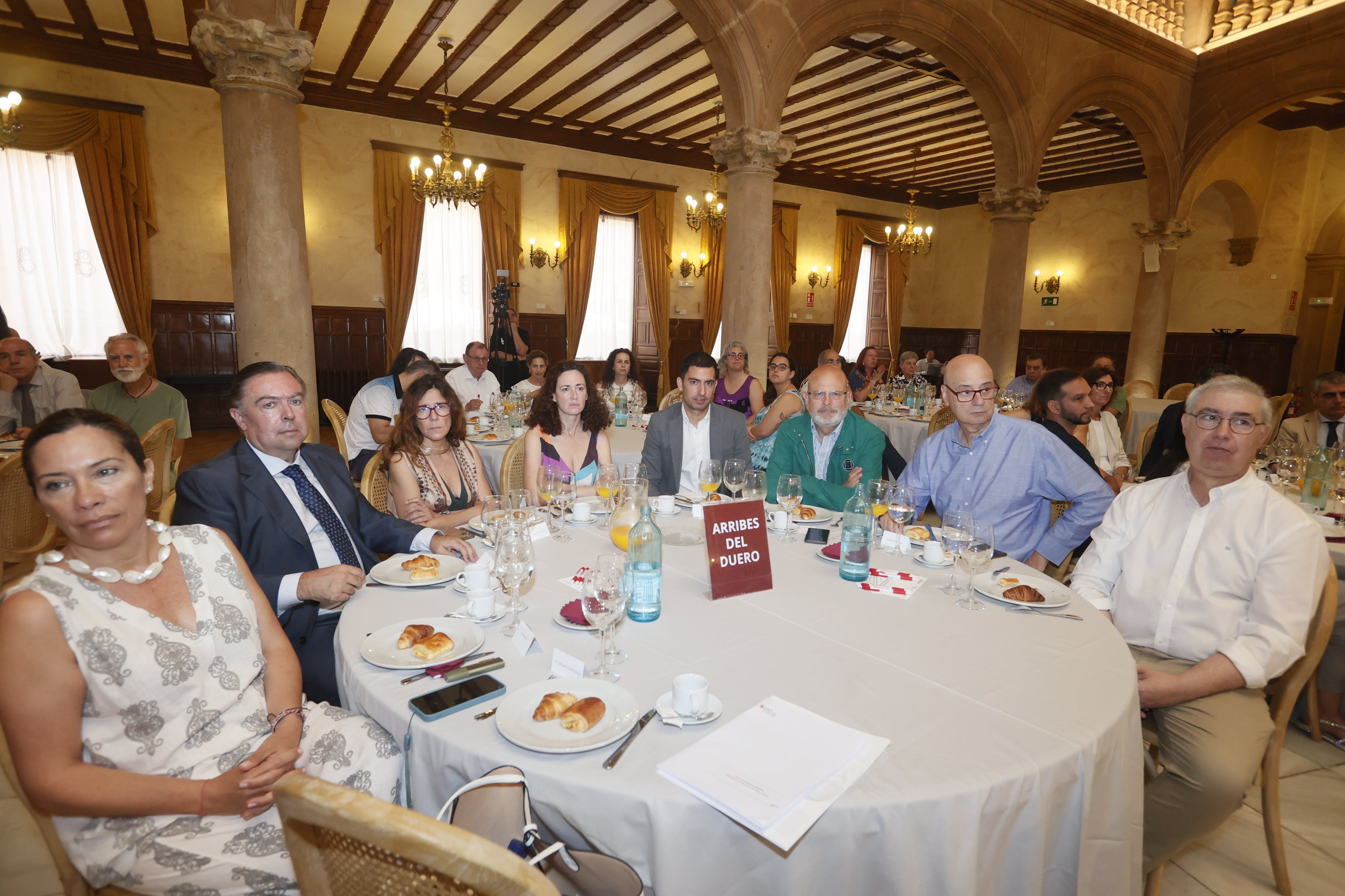 Guiomar Zulueta (Junta de Castilla y León), Eloy Fernández (Grupo Avanza), María José Gutiérrez (Telefónica), Mónica Ponte (LA GACETA), Daniel Martín (Junta de Castilla y León), Fernando Martínez (Ayuntamiento de Villares de la Reina), Jesús Hernández (Ayuntamiento de Santa Marta) y Ángel Manso (Ayuntamiento de Cabrerizos).