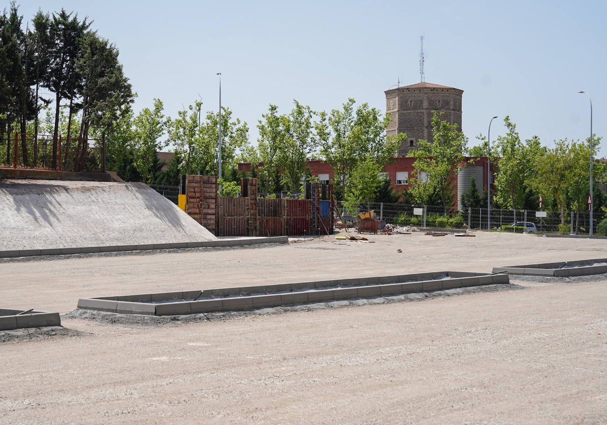 Estado actual de la construcción del aparcamiento entre la avenida de San Agustín y Vicente del Bosque.