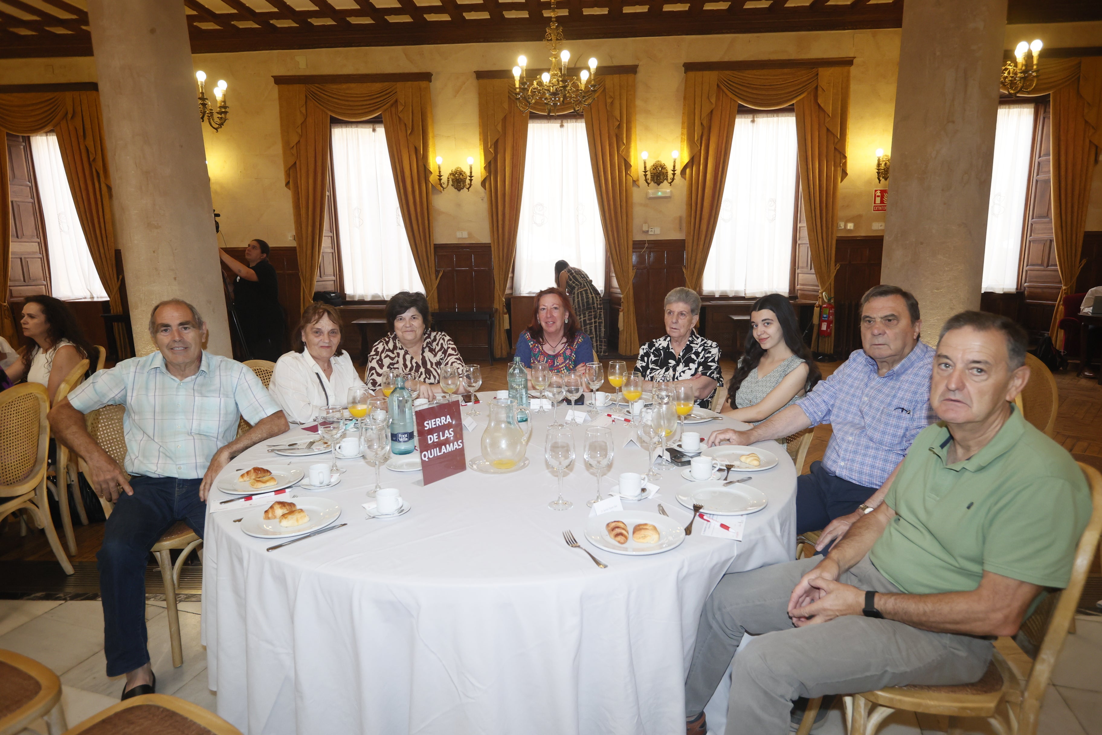 Agustín Martín, María José García, Clara García, Natividad Cabezas, Concha Pérez, Paula Robisco, Laureano Polo y Juan José Méndez.