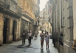 Imagen de la calle Mayor afectada también por la protección normativa.