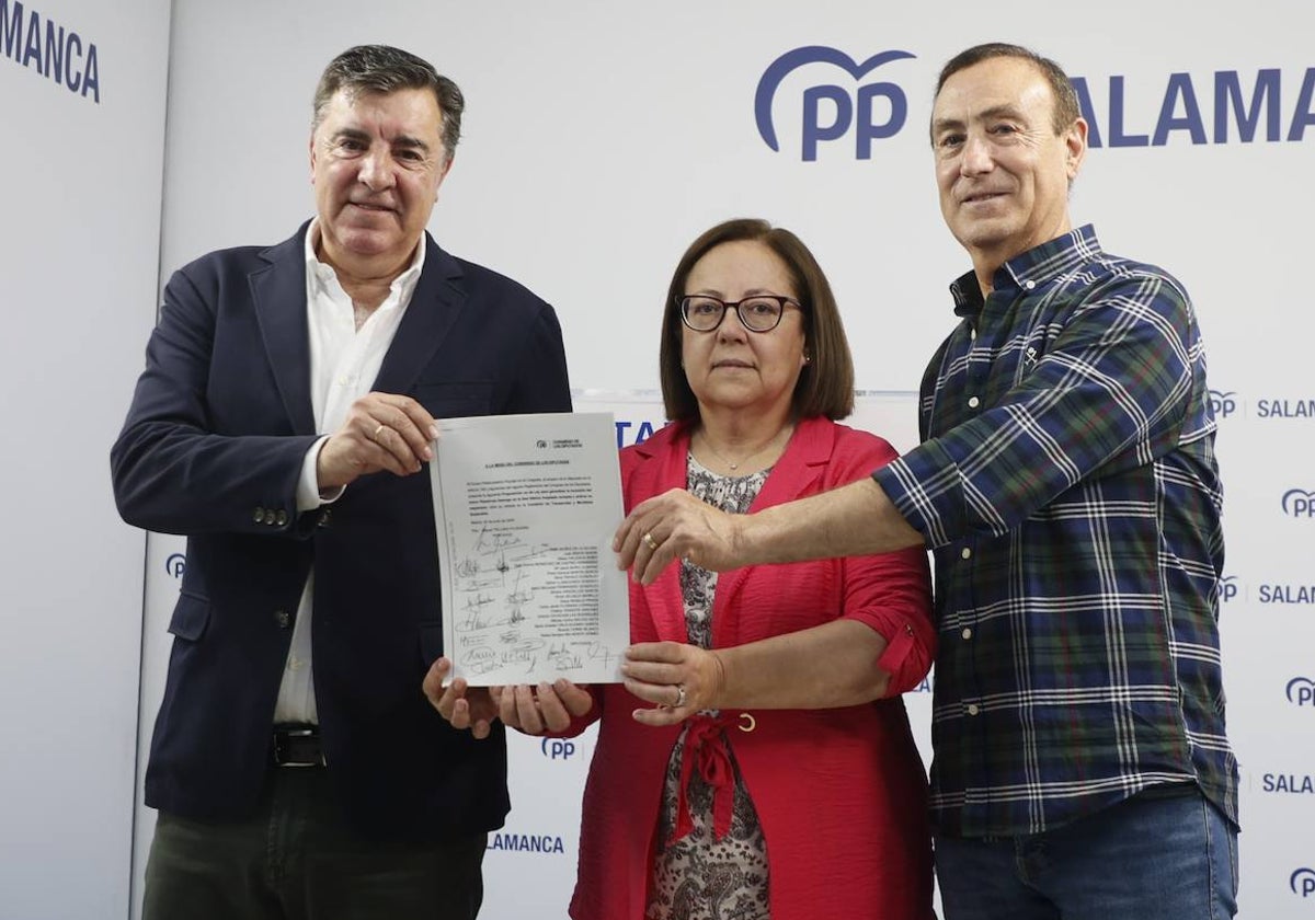 Los diputados José Antonio Bermúdez, María Jesús Moro y Pedro Samuel Martín.