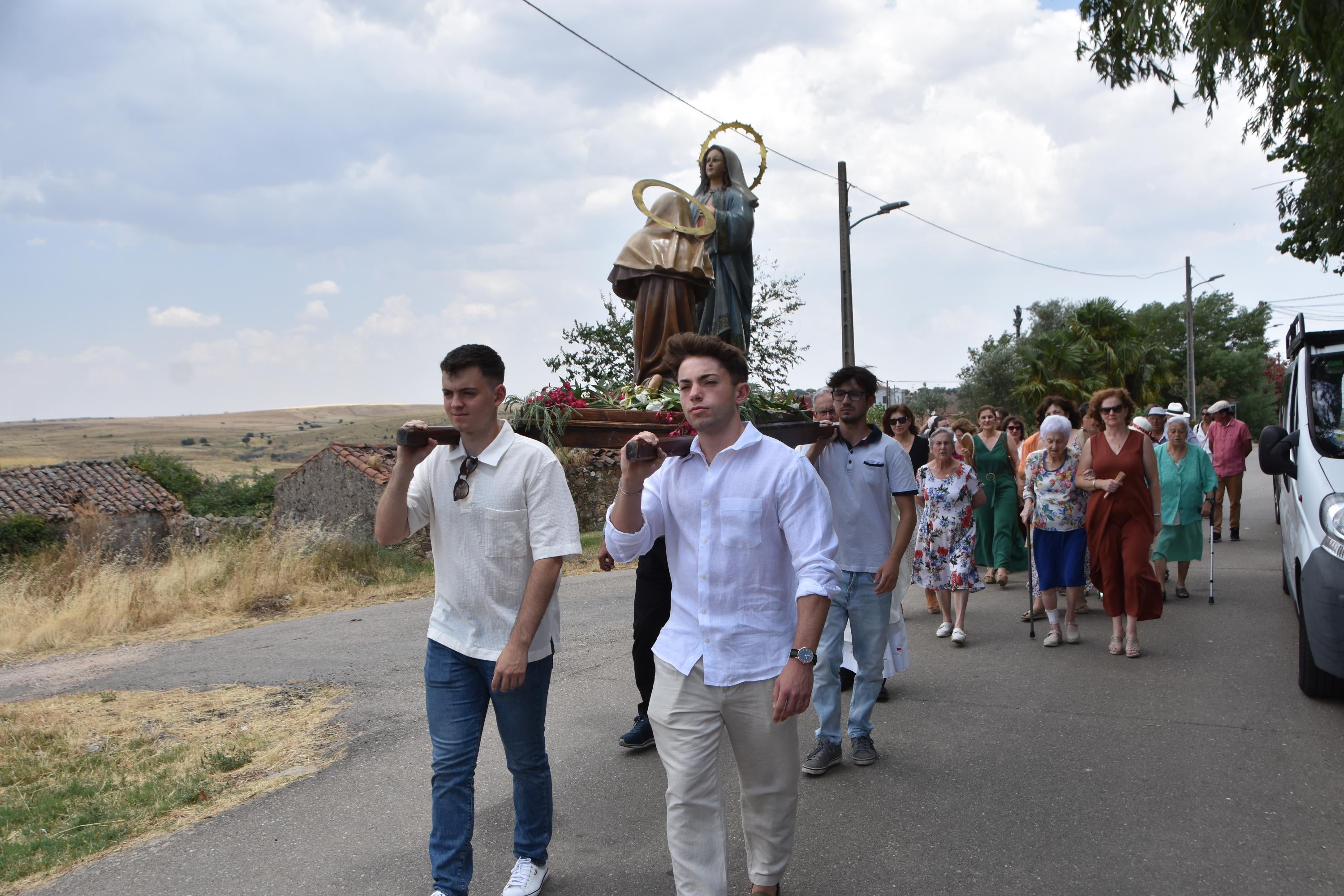 Santa Isabel inunda de alegría las calles de Buenavista