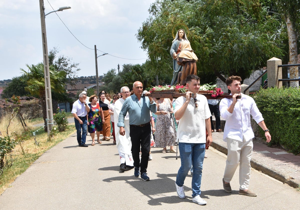Santa Isabel inunda de alegría las calles de Buenavista