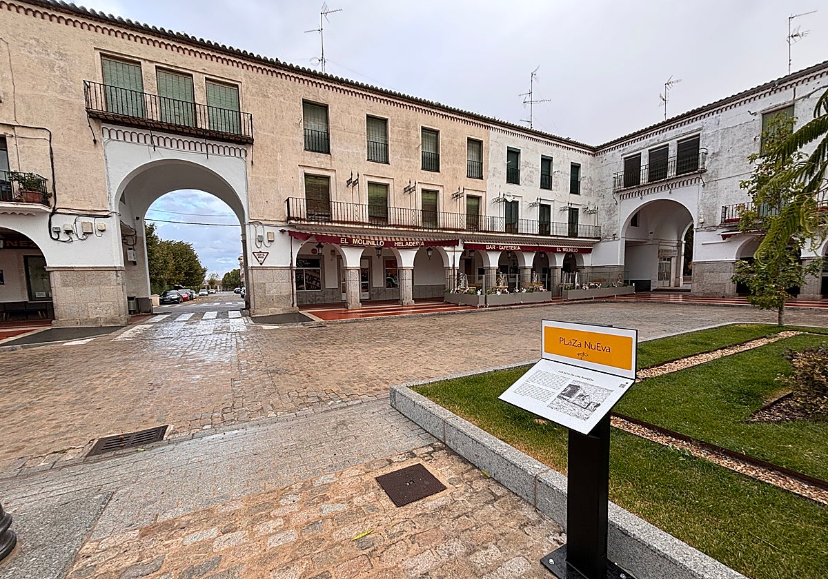 Edificios en la plaza Nueva de Peñaranda.