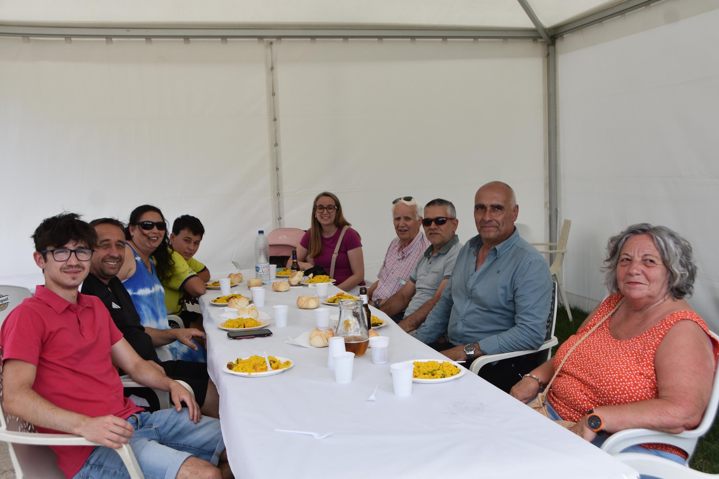 Paella para 300 y ambiente estival en Buenavista