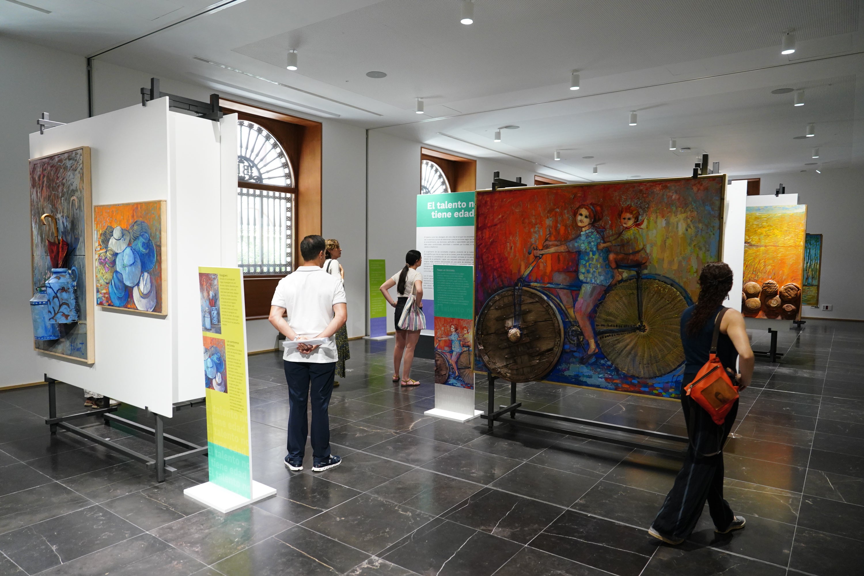 &#039;El talento no tiene edad&#039;, una exposición donde la memoria se convierte en arte