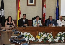 El acto tuvo lugar en el salón de plenos del Ayuntamiento.