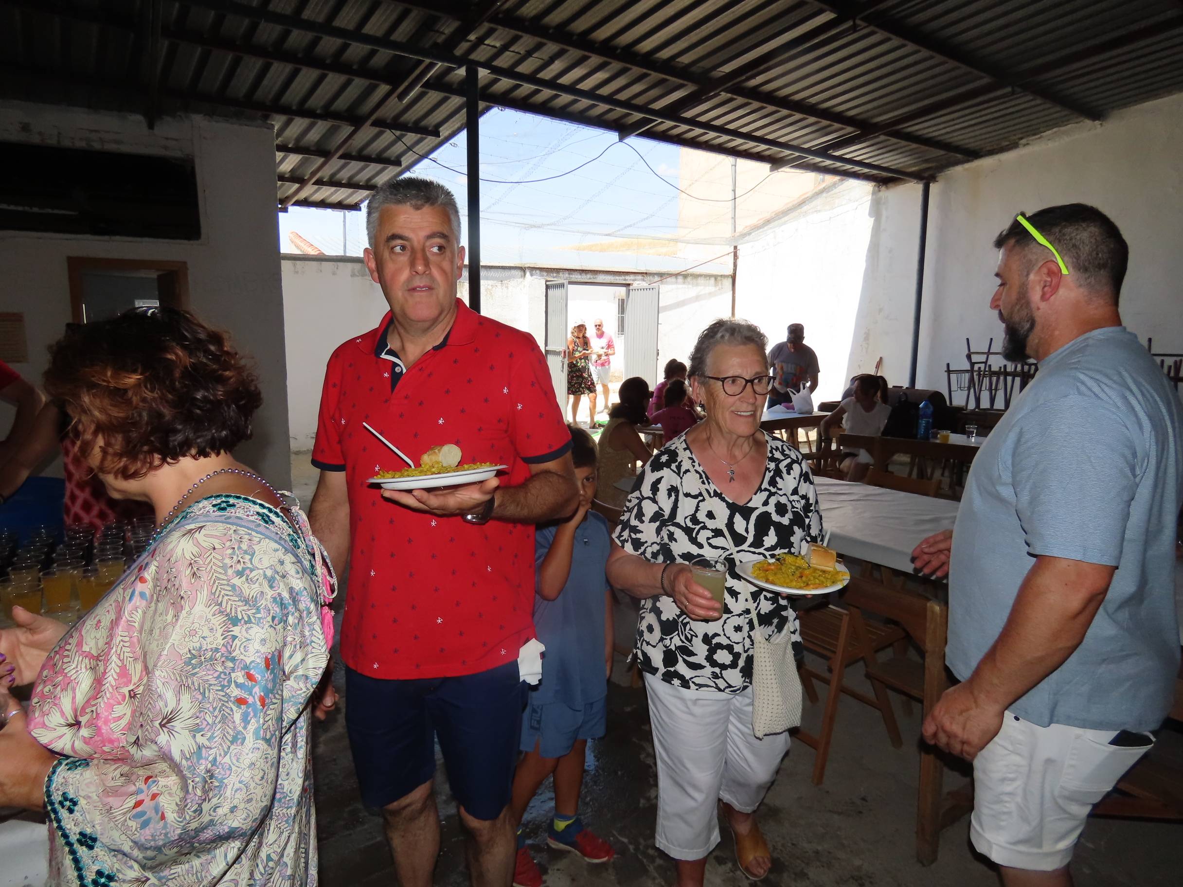 400 platos de paella para poner fin a las fiestas de Mancera