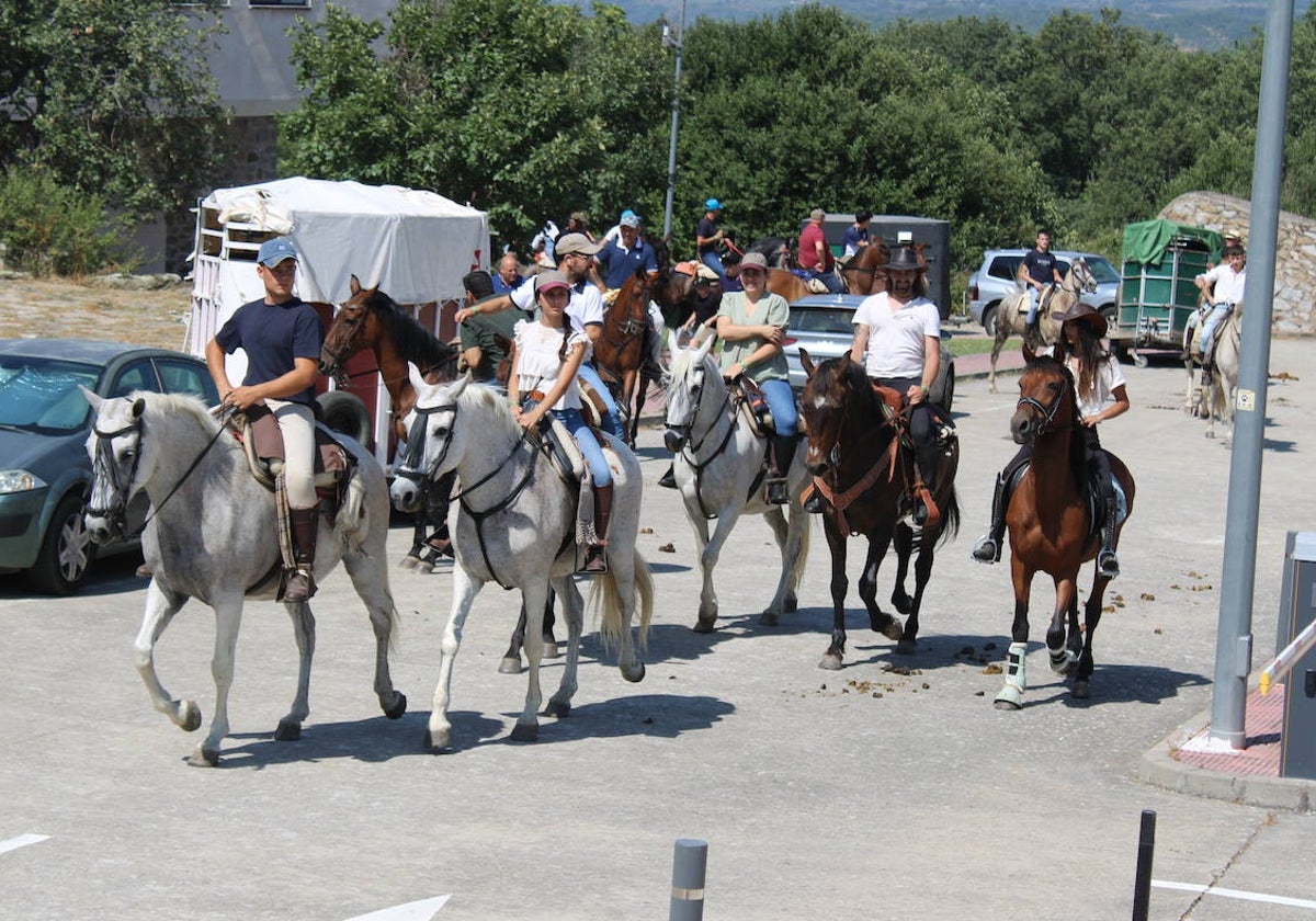 Cantagallo congrega a los amantes de los caballos en su primera ruta ecuestre
