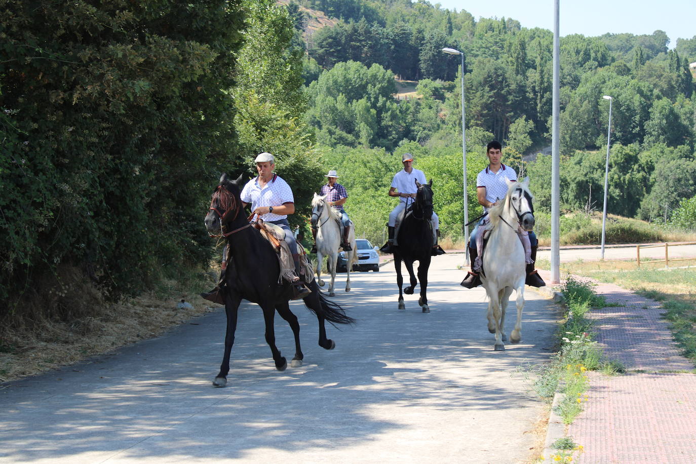 Cantagallo congrega a los amantes de los caballos en su primera ruta ecuestre