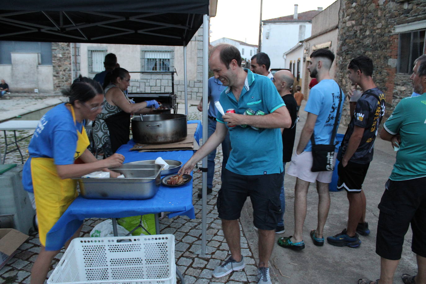 Endrinal despide sus fiestas con el día del Cristo y la paella