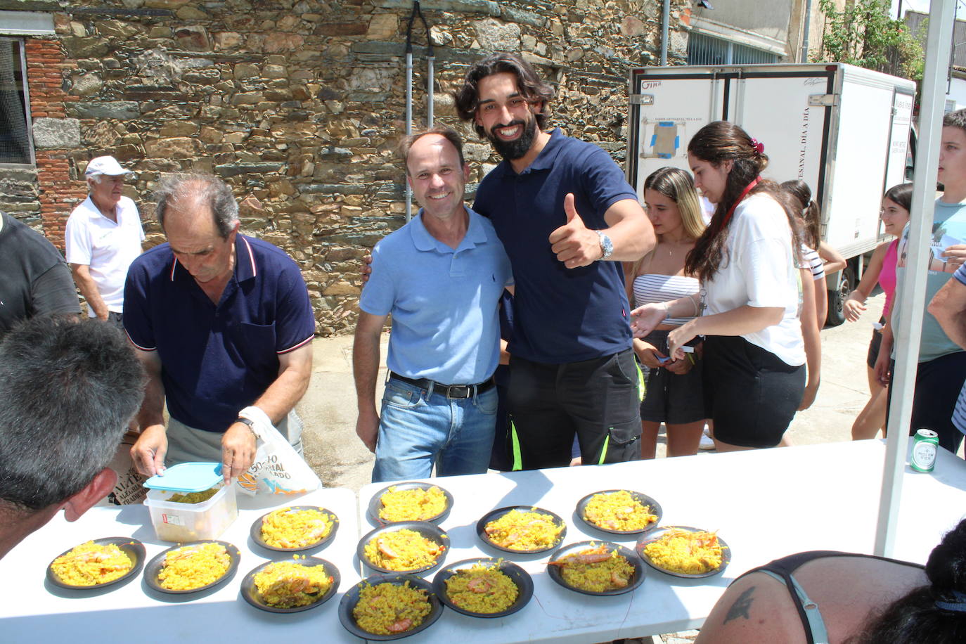 Endrinal despide sus fiestas con el día del Cristo y la paella