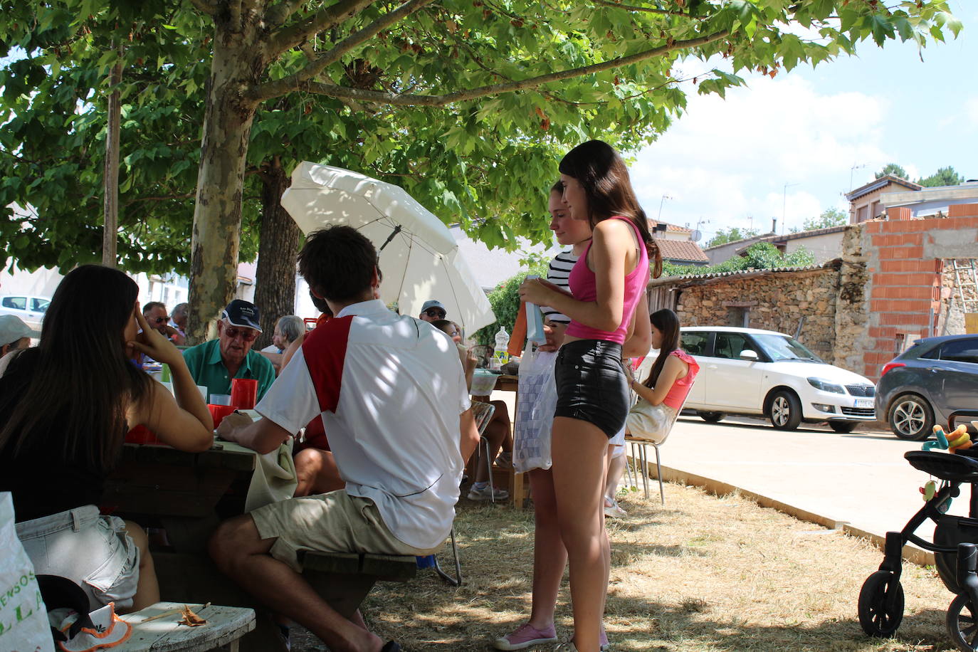 Endrinal despide sus fiestas con el día del Cristo y la paella