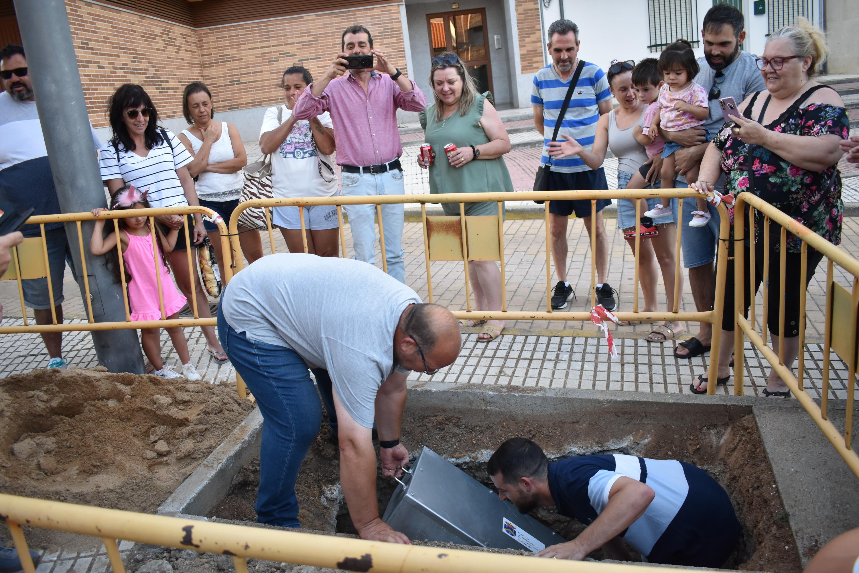 San Cristóbal de la Cuesta entierra los ‘secretos’ que se desvelarán en 2050