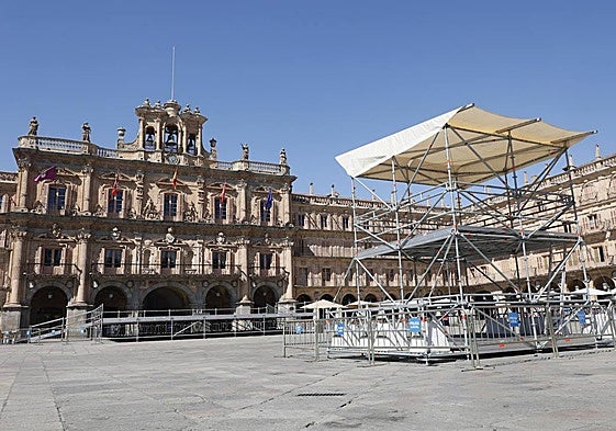 La Plaza Mayor, preparada para los conciertos de este fin de semana.