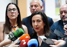 La ministra de Defensa, Margarita Robles, este jueves, en el Cuartel General Arroquia de Salalamanca.