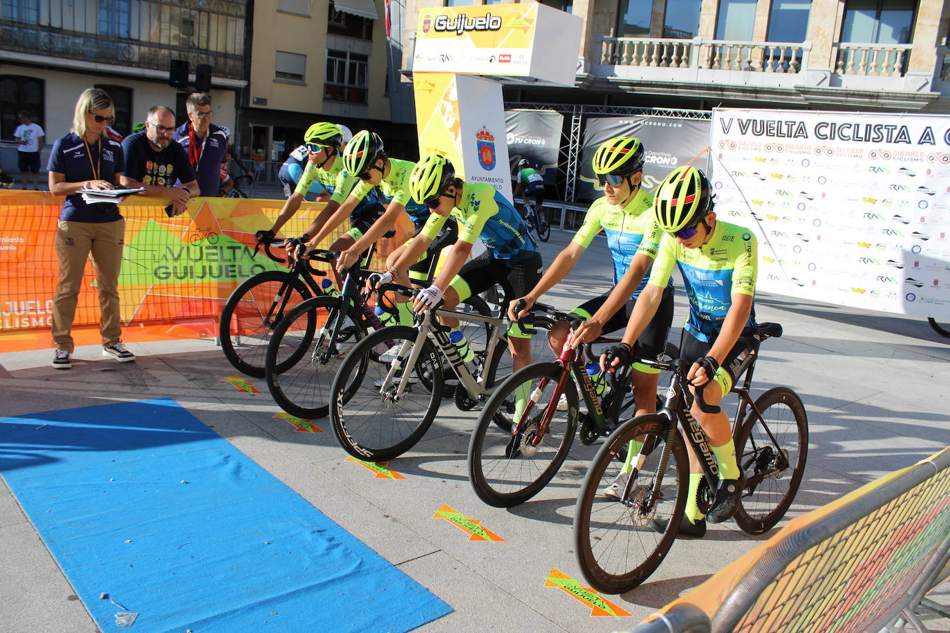 La selección portuguesa se lleva la victoria en la contrarreloj por equipos de la Vuelta Ciclista a Guijuelo