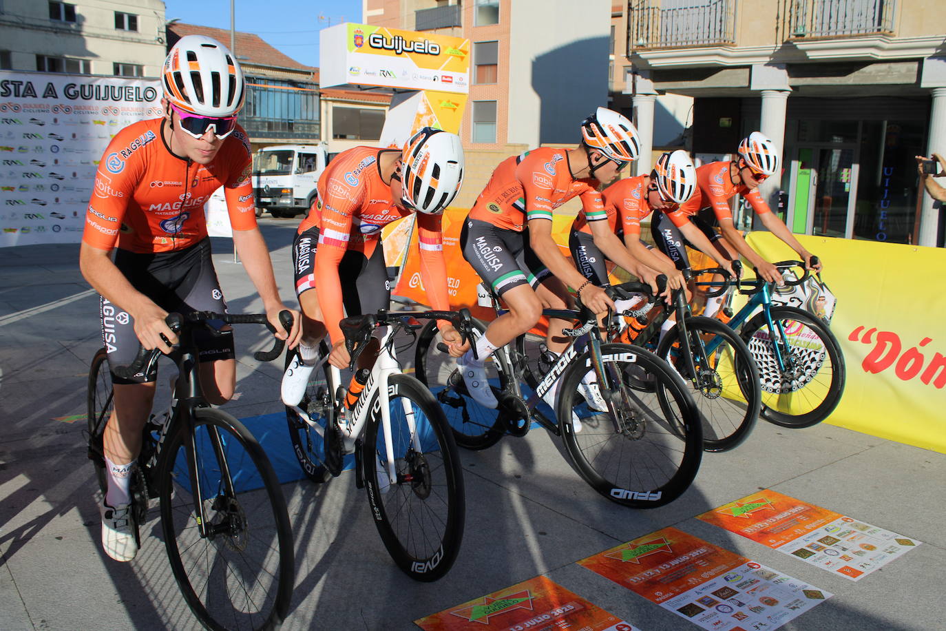 La selección portuguesa se lleva la victoria en la contrarreloj por equipos de la Vuelta Ciclista a Guijuelo
