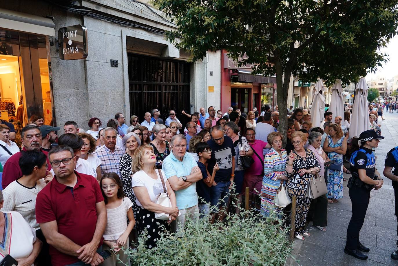 La Virgen del Carmen procesiona con un nuevo paso