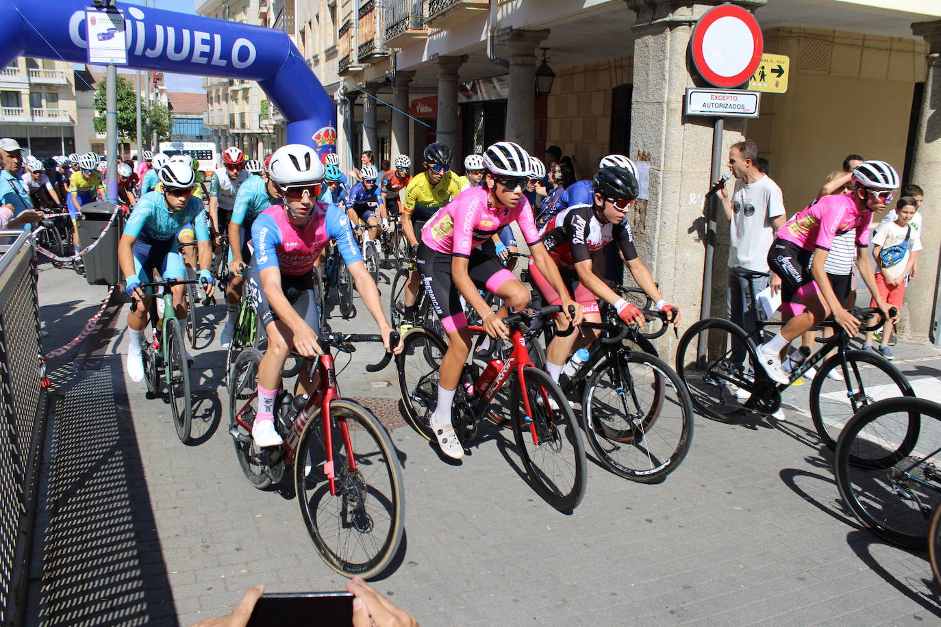 Guijuelo disfruta de la segunda etapa de su vuelta ciclista