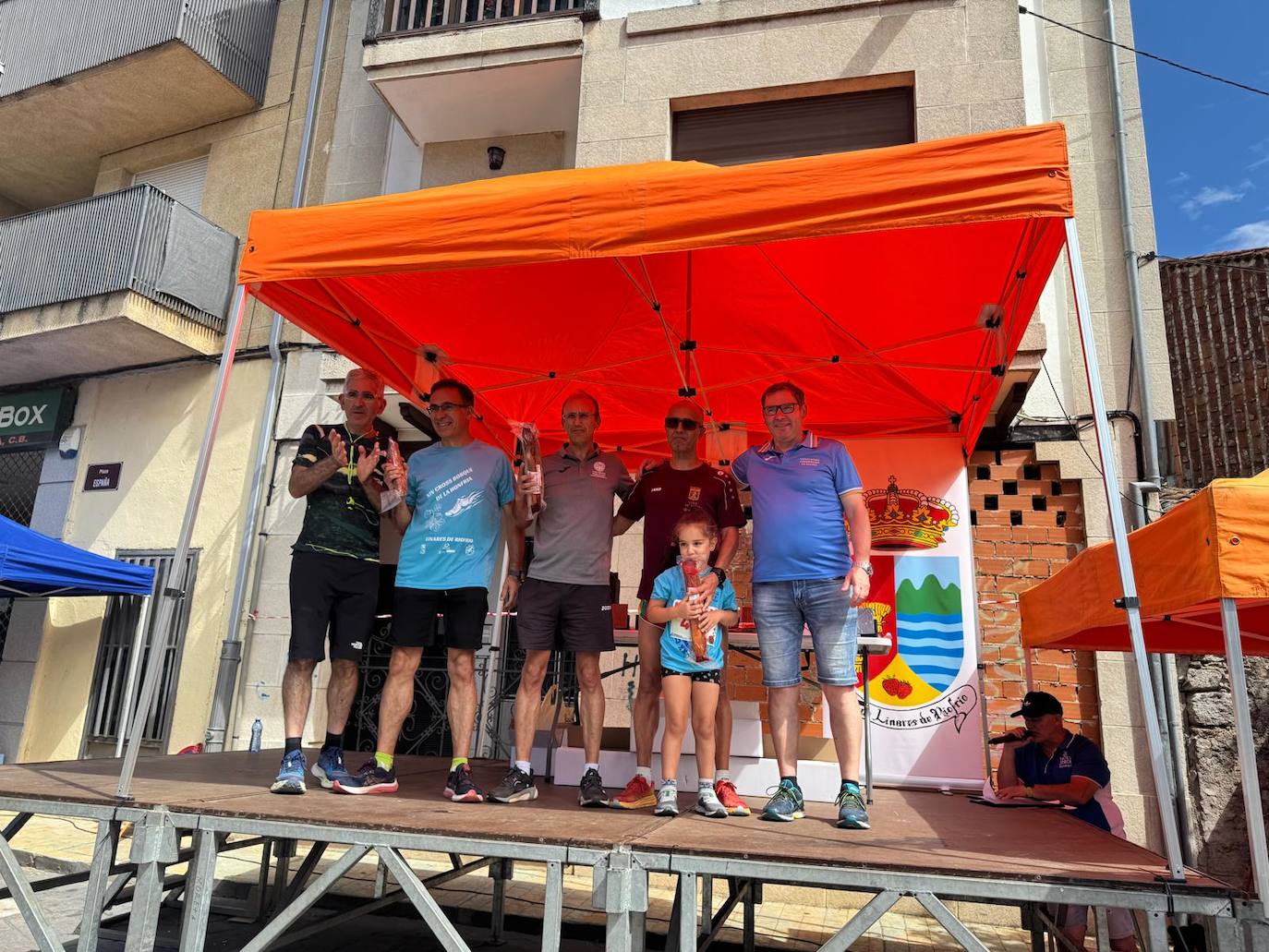Daniel Ayuso y Verónica Rodríguez se llevan el cross de La Honfría de Linares