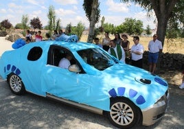 Imagen de uno de los vehículos adornados para la ocasión.