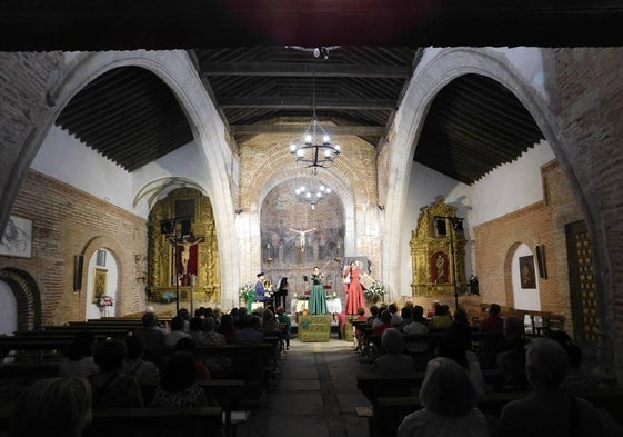 'Arcos y Ecos', en Aldeaseca de la Frontera.