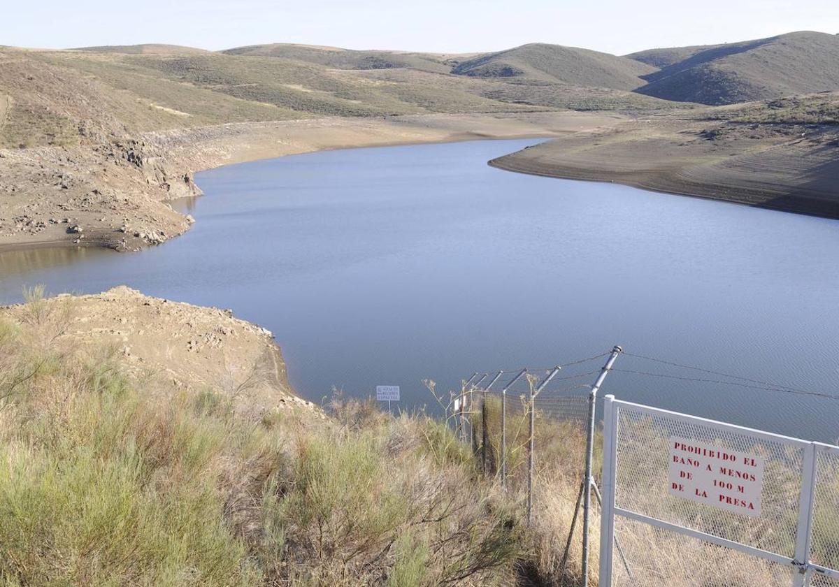 Una imágen de archivo del embalse del Águeda.
