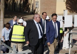El consejero Alejandro Vázquez, con Carlos García Carbayo y David Mingo.