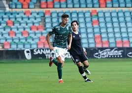 Choque entre el Guijuelo y el Salamanca UDS en la pretemporada de 2024.
