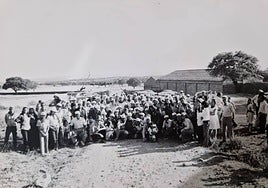 Foto antigua grupal de la peña Virgen de las Nieves