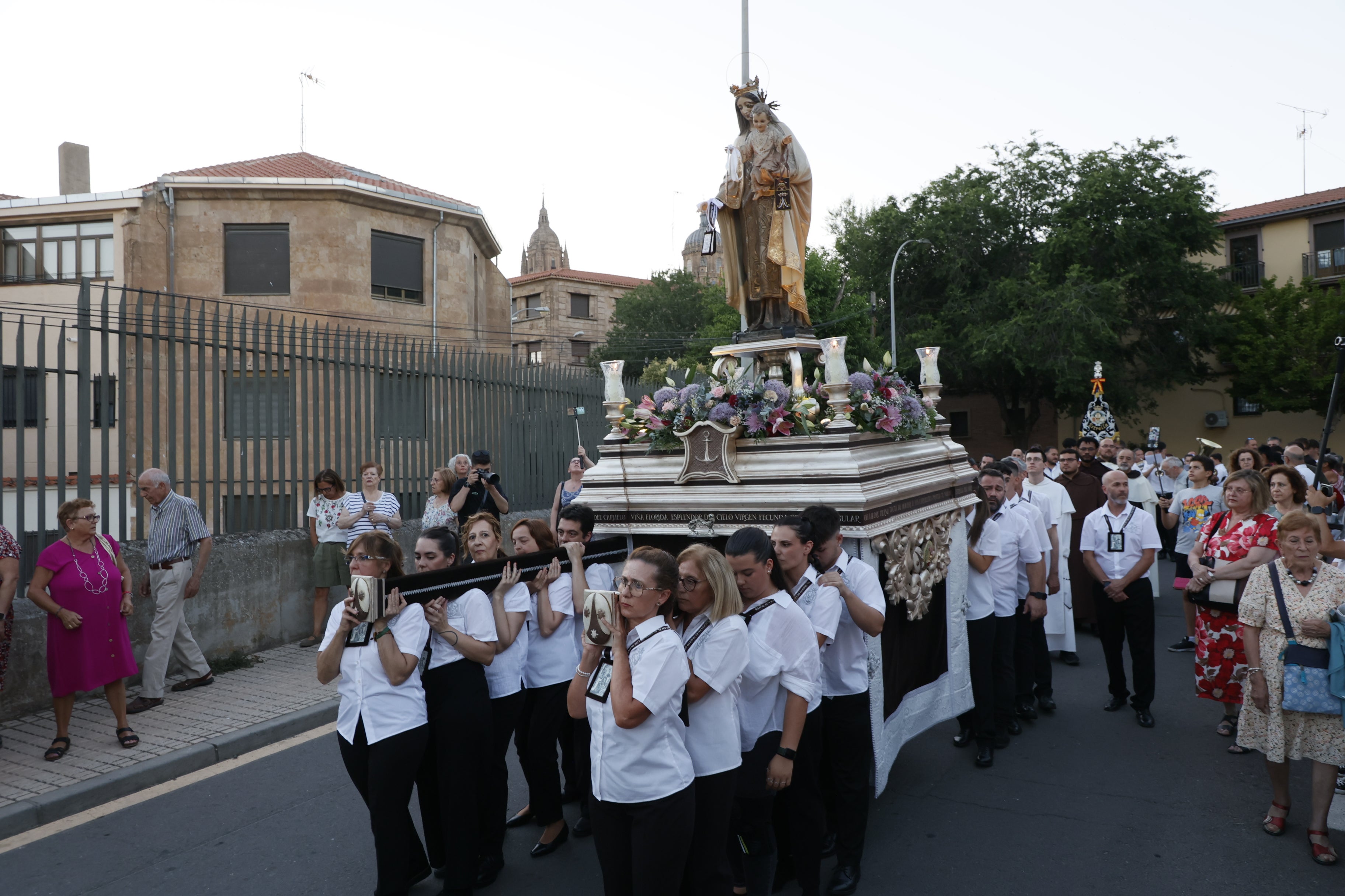 Procesión de la Virgen del Carmen por la ribera del Tormes