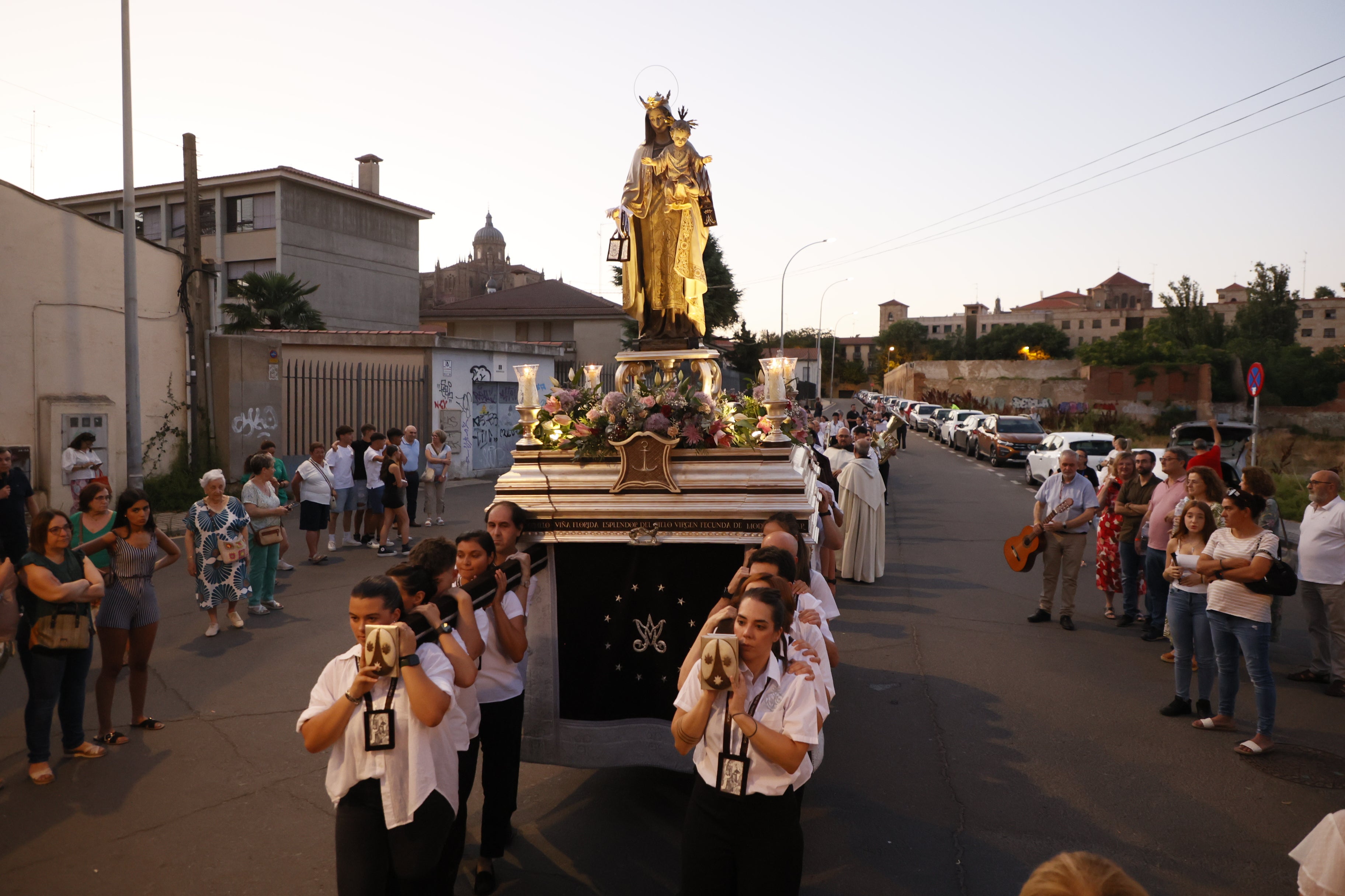 Procesión de la Virgen del Carmen por la ribera del Tormes