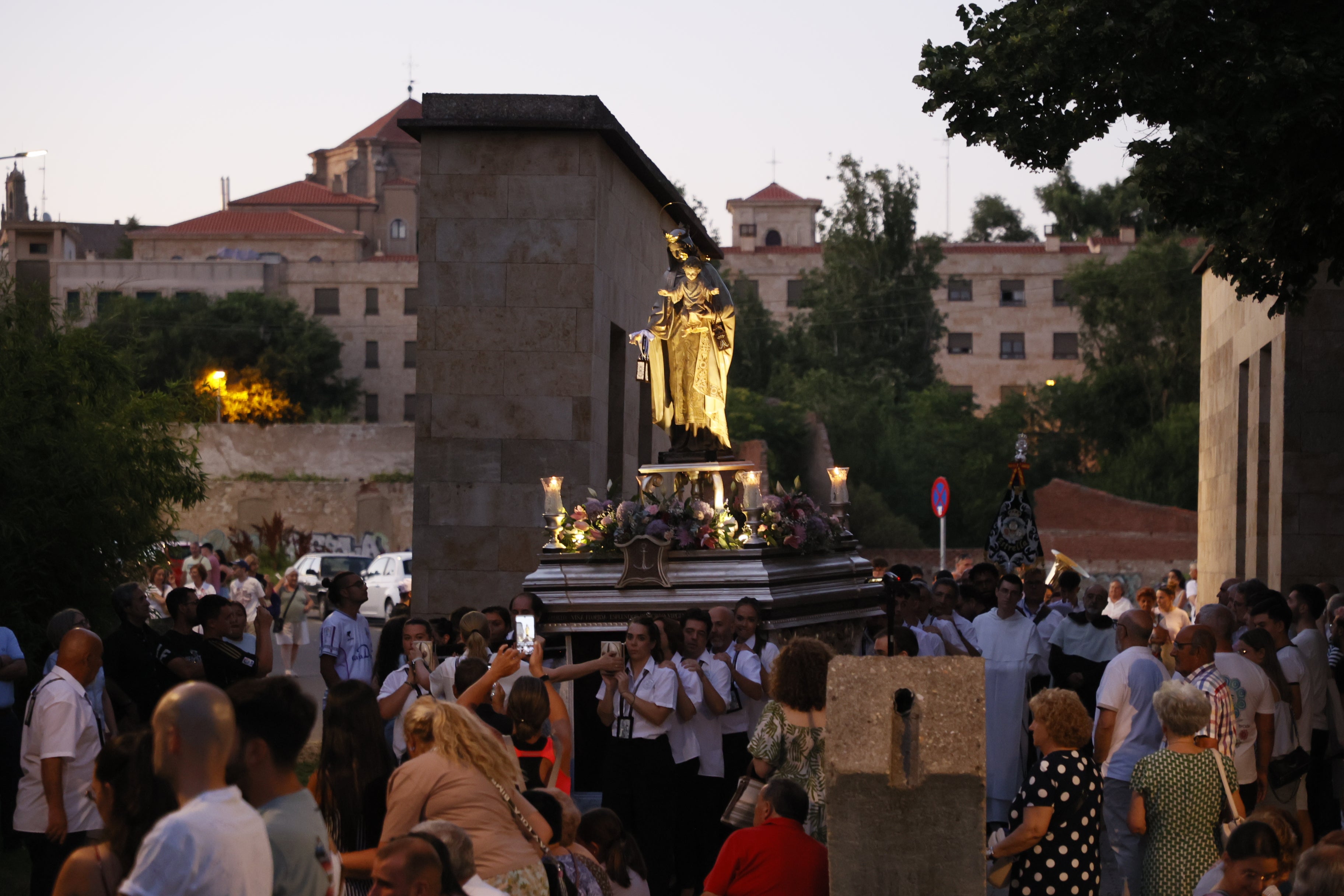 Procesión de la Virgen del Carmen por la ribera del Tormes