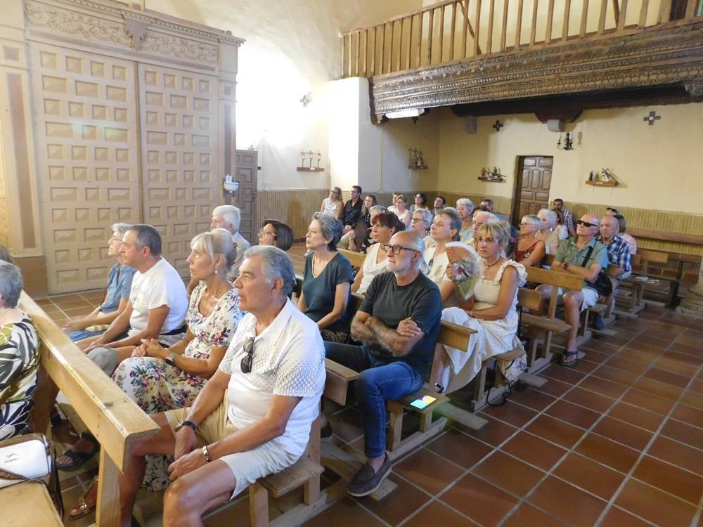 Nava de Sotrobal recibe el recital poético musical “Arcos y Ecos”