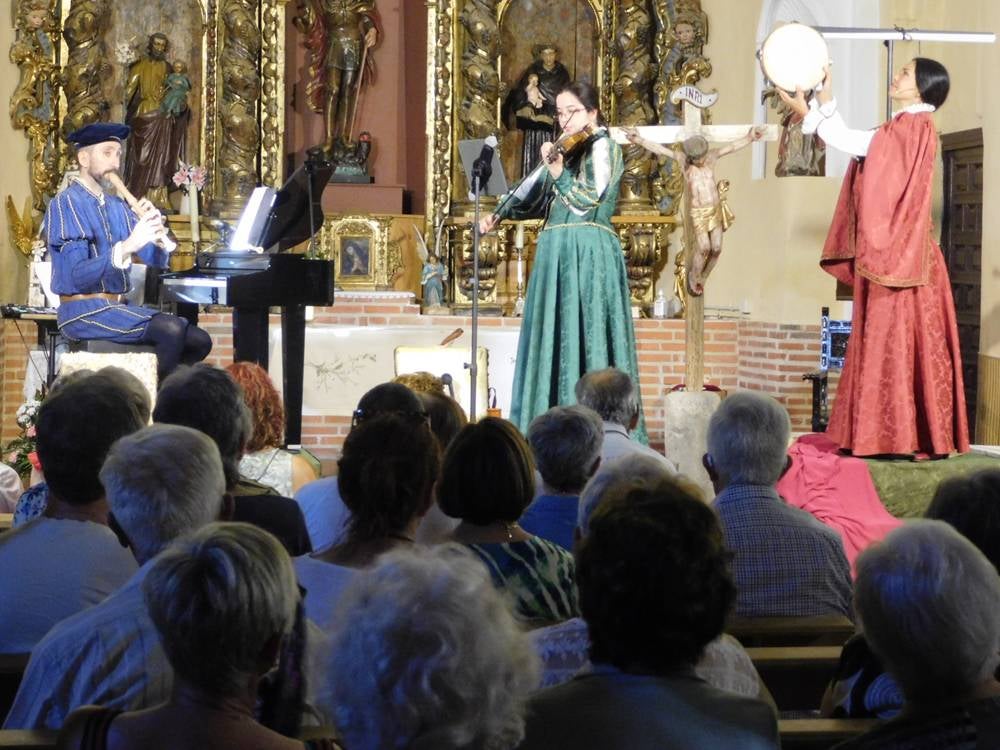 Nava de Sotrobal recibe el recital poético musical “Arcos y Ecos”