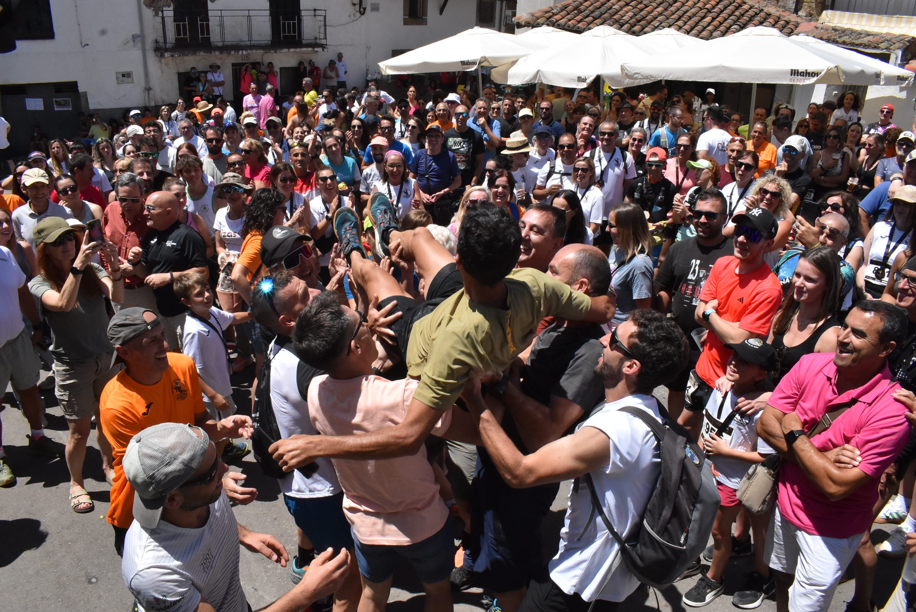 Miguel Heras recibe un sincero homenaje en Navacarros