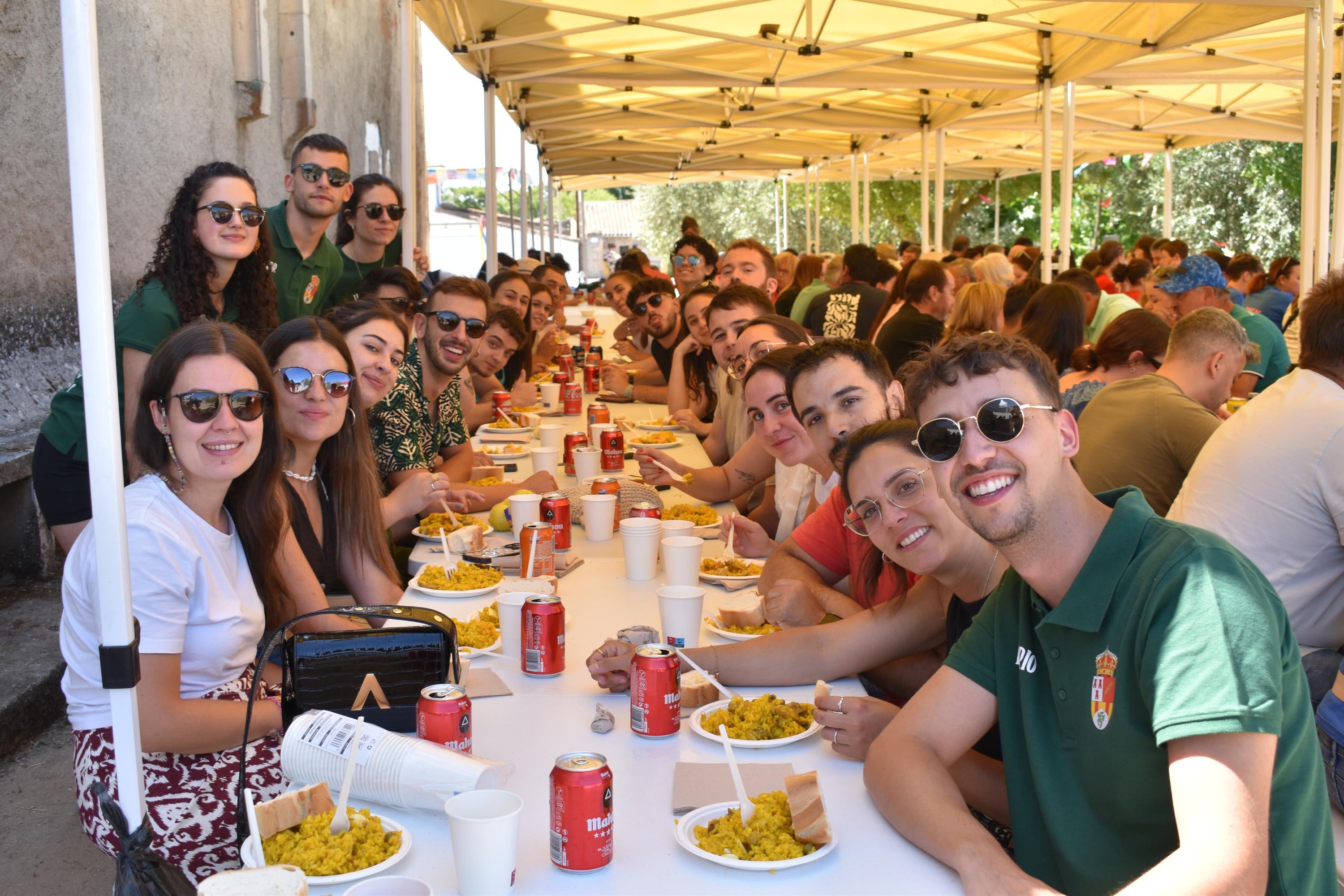 Convivencia y buen yantar en las Fiestas de la Juventud de Torresmenudas
