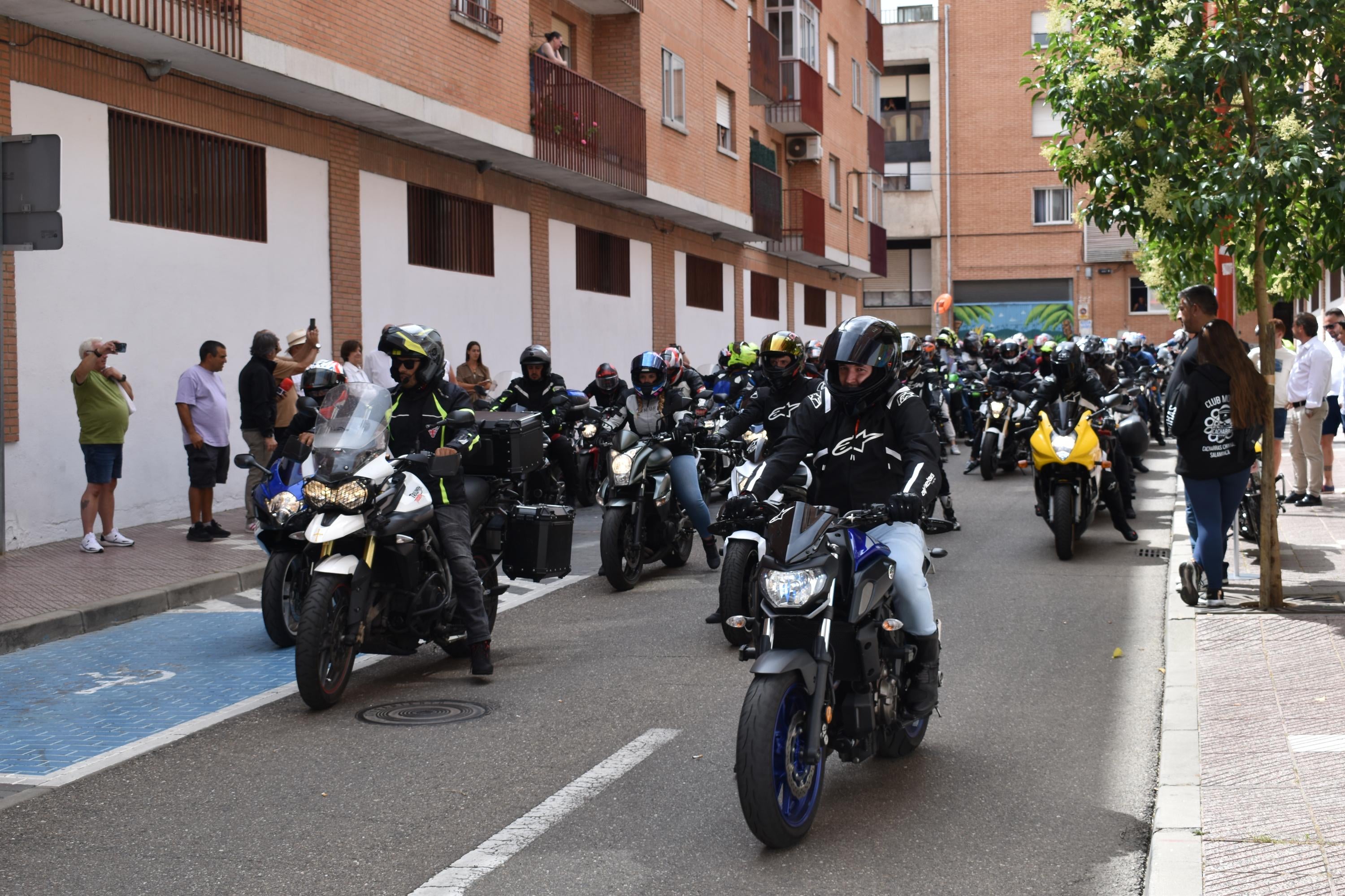 La pasión por las motos toma las calles de Santa Marta de Tormes