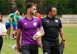 Hugo Mora (derecha), técnico del filial del Salamanca UDS.