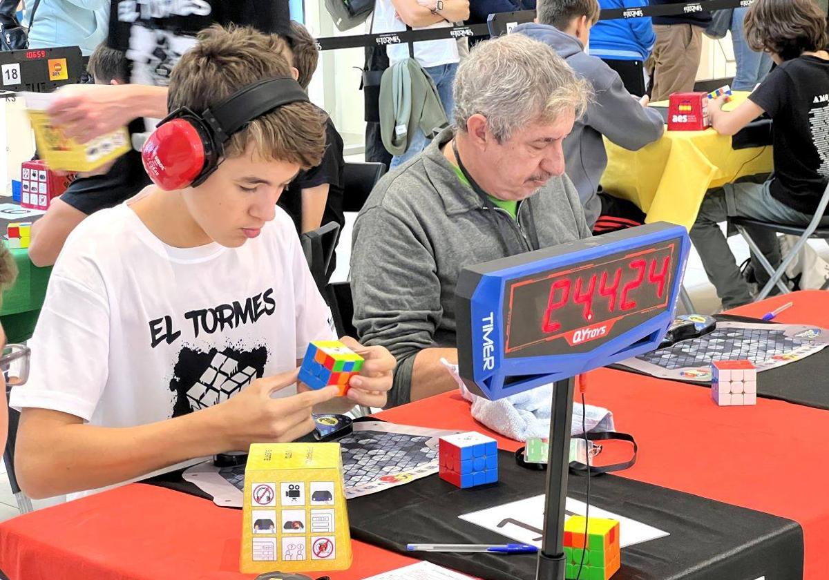 Vuelve la magia del speedcubing: El Tormes Open 2025