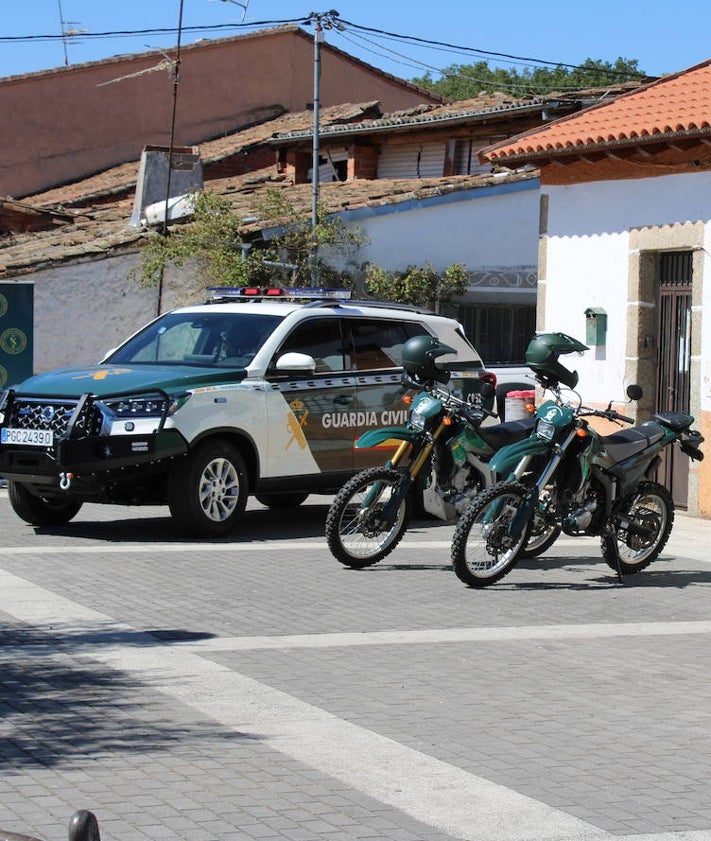 Imagen secundaria 2 - Diferentes momentos del acto celebrado en La Calzada de Béjar.