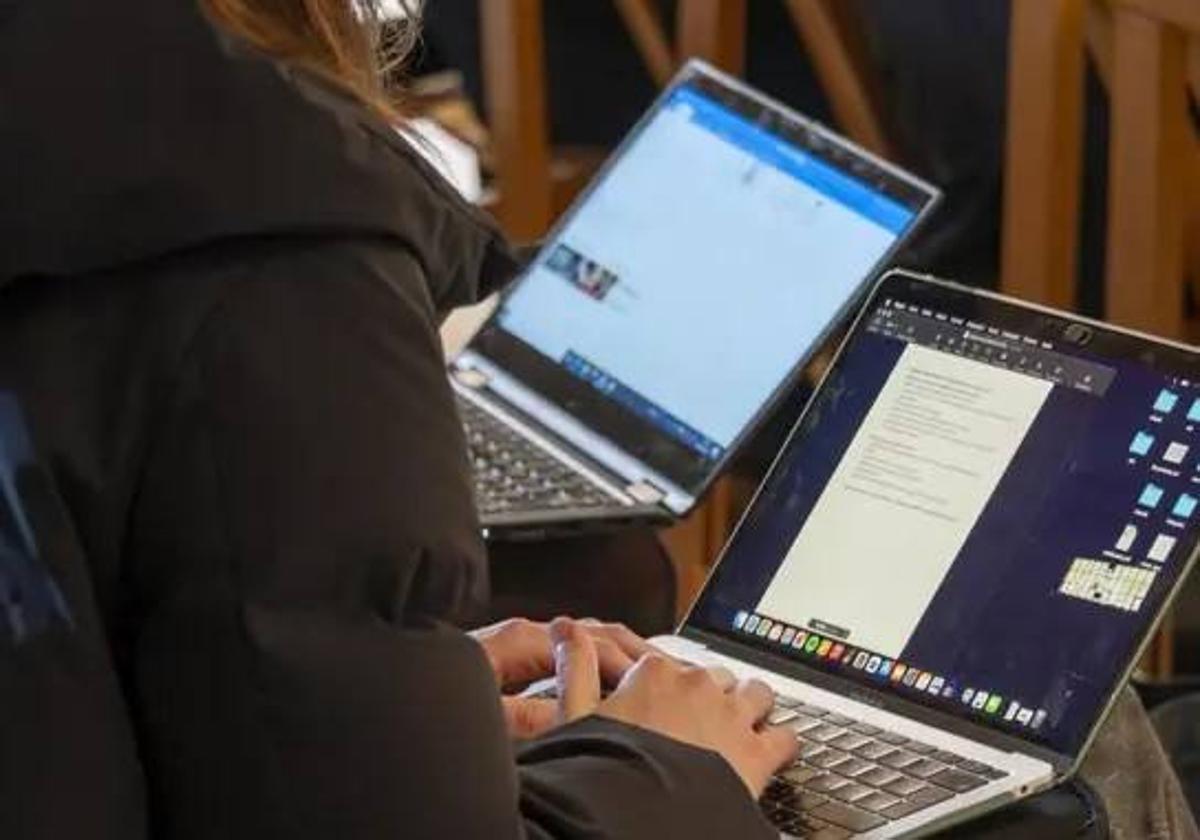 El Gobierno aprueba un anteproyecto de ley para garantizar el derecho al secreto profesional de los periodistas