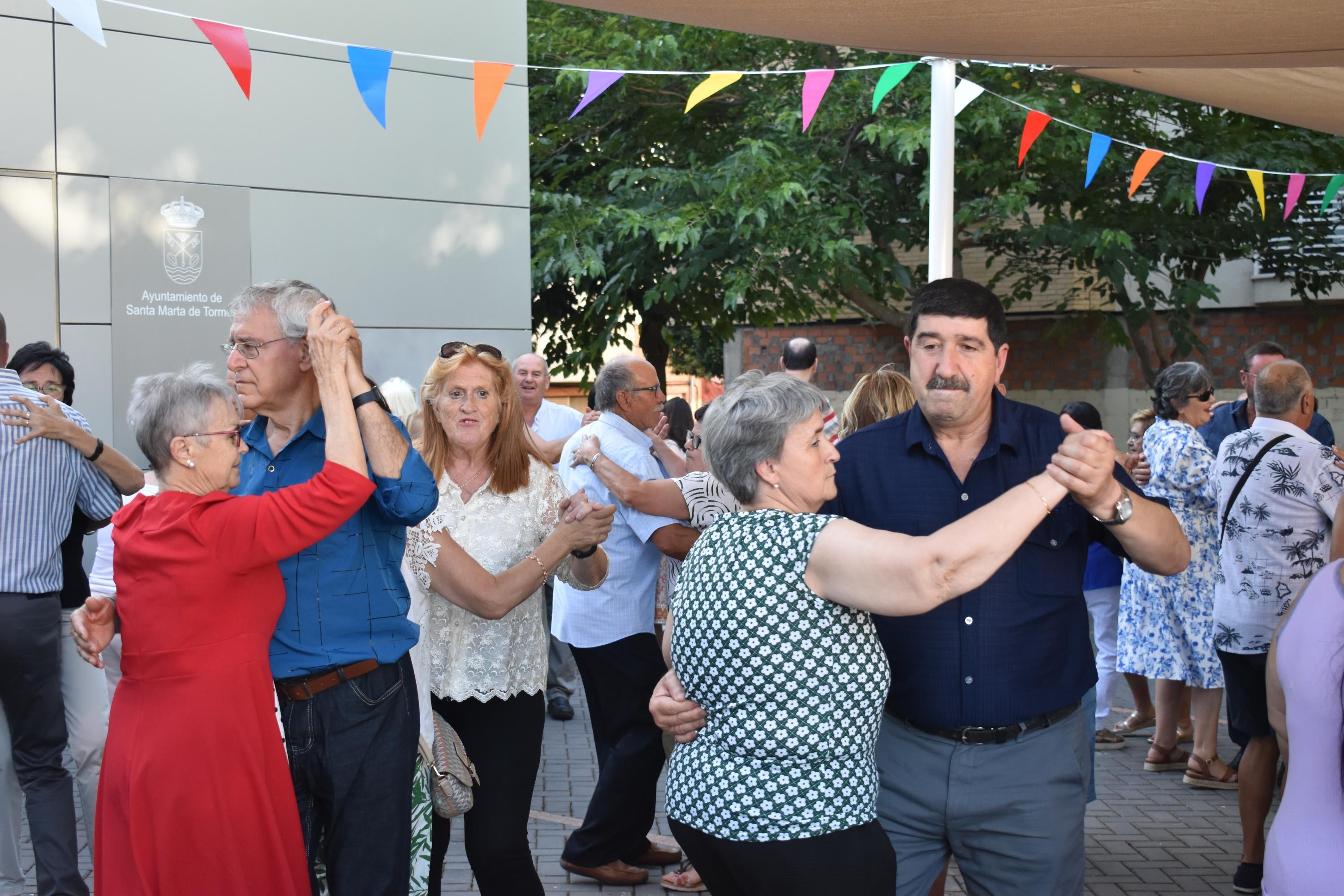 Los mayores de Santa Marta protagonizan un día de fiesta inolvidable