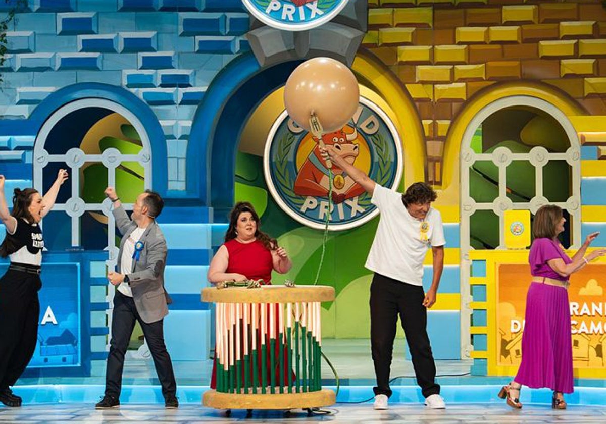 Jugando a 'La patata caliente'.