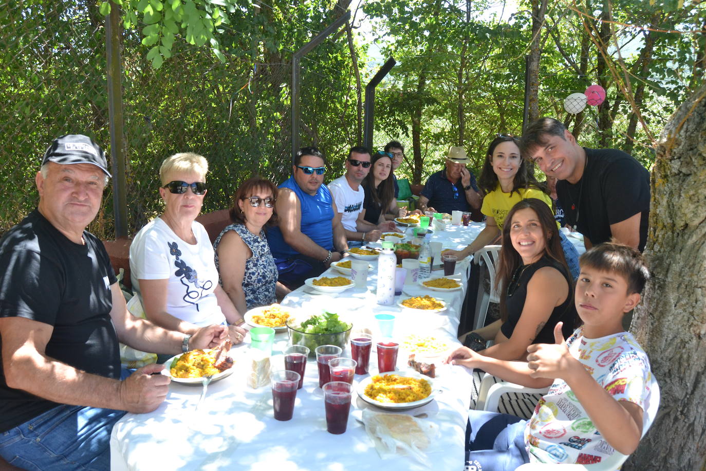 Rinconada riega con sangría y paella sus fiestas