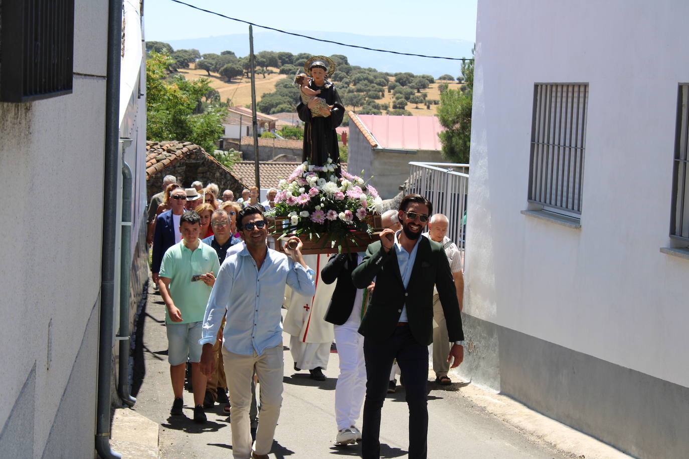 Frades de la Sierra honra a San Antonio