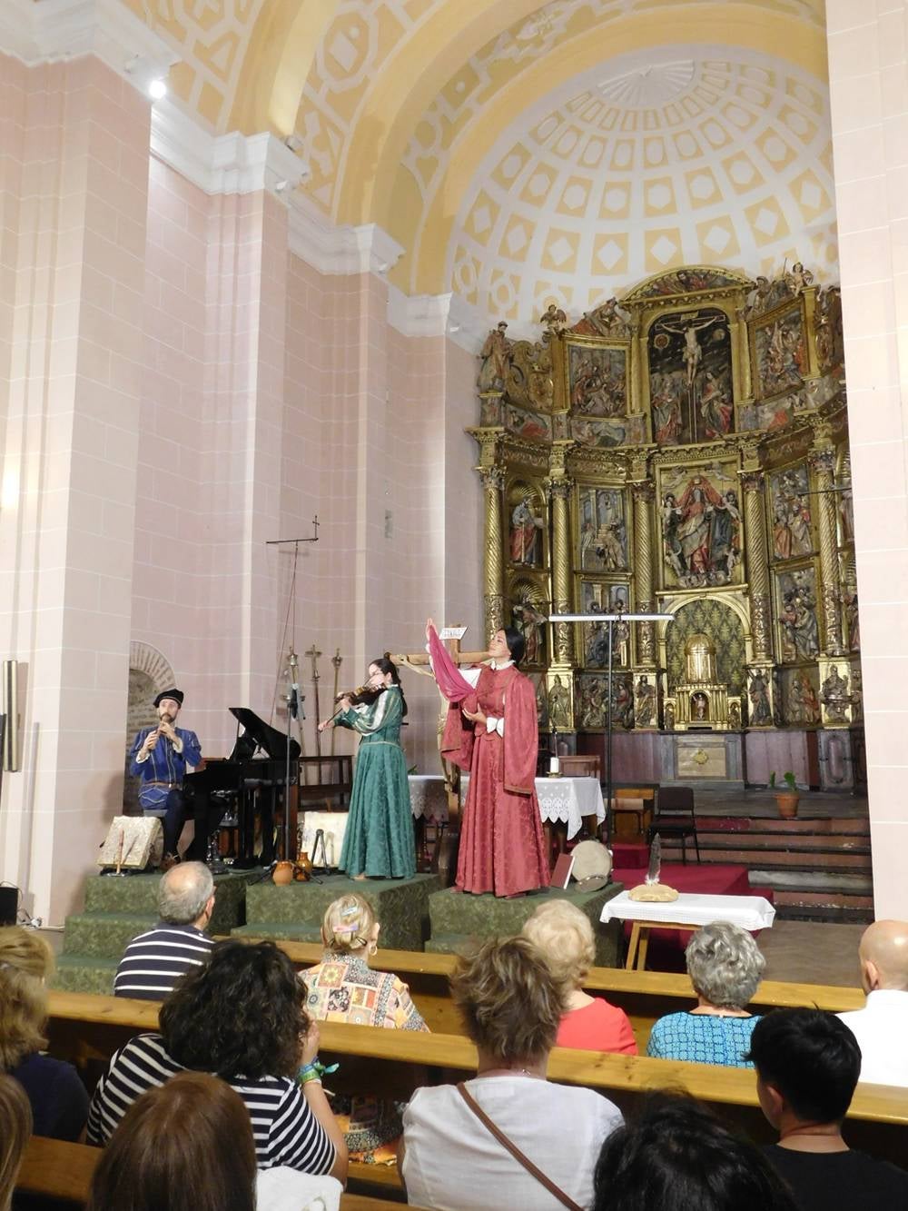 Como un guante, “Arcos y Ecos” en la iglesia de Cantalapiedra