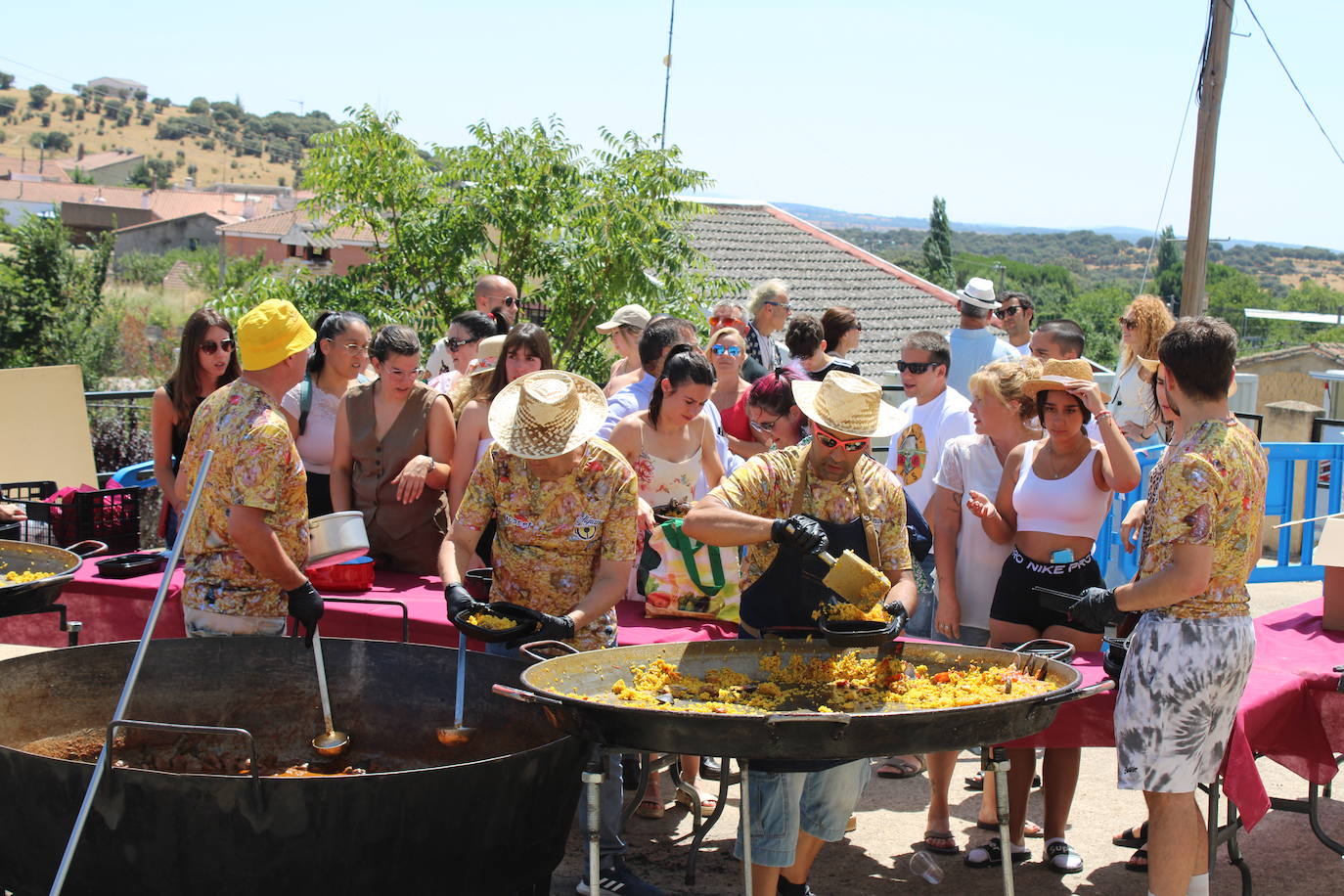 Frades de la Sierra disfruta de sus fiestas con buen sabor
